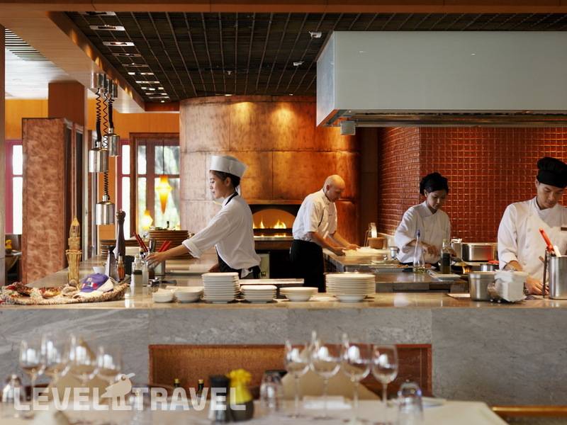 Фотография Centara Grand Beach Resort Phuket