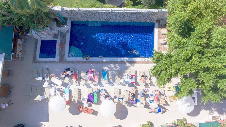 Tonoz Beach Hotel