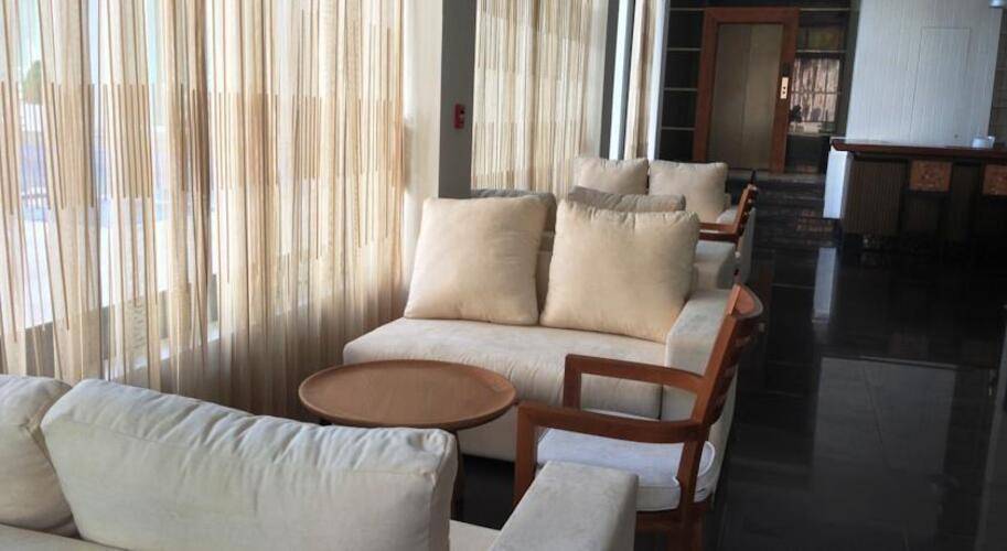 Kc Beach Resort & Pool Villas