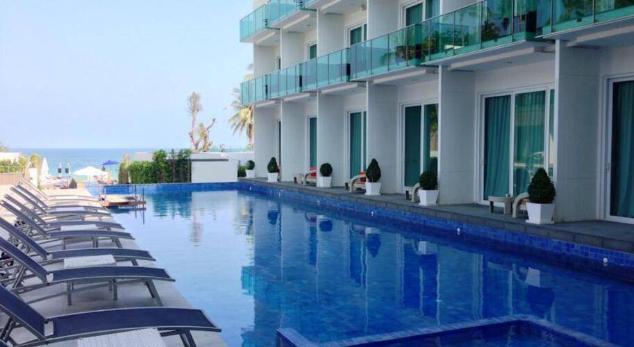 Kc Beach Resort & Pool Villas