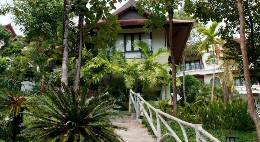 Rawi Warin Resort & Spa