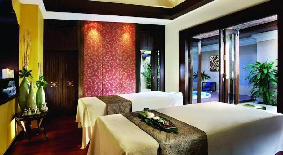 Rawi Warin Resort & Spa