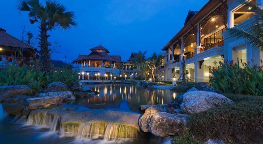 Rawi Warin Resort & Spa