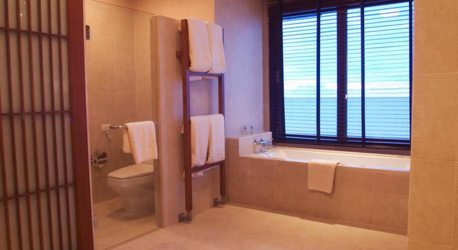 Rawi Warin Resort & Spa
