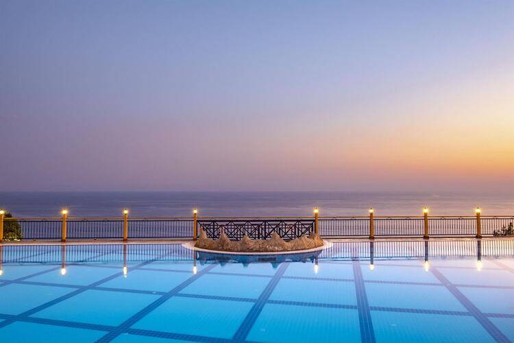 Utopia World Hotel