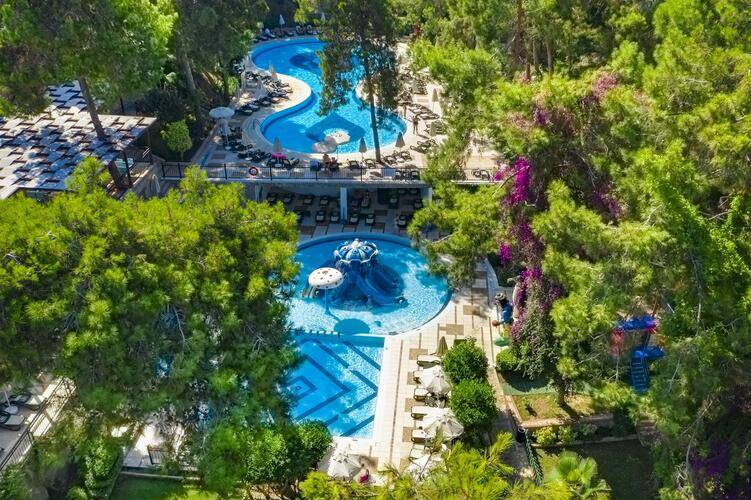 Utopia World Hotel