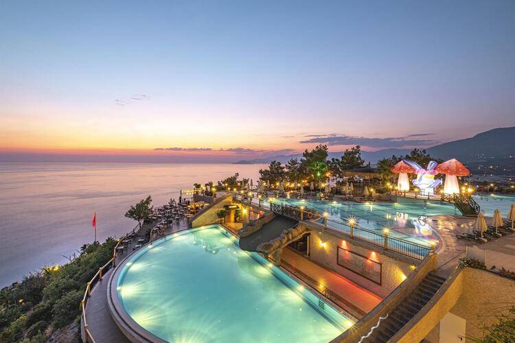 Utopia World Hotel