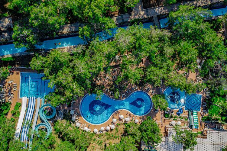 Utopia World Hotel