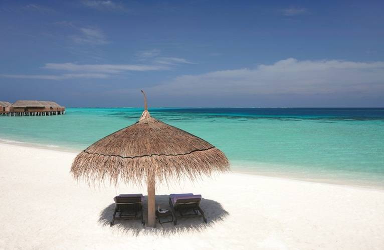 Constance Moofushi Resort