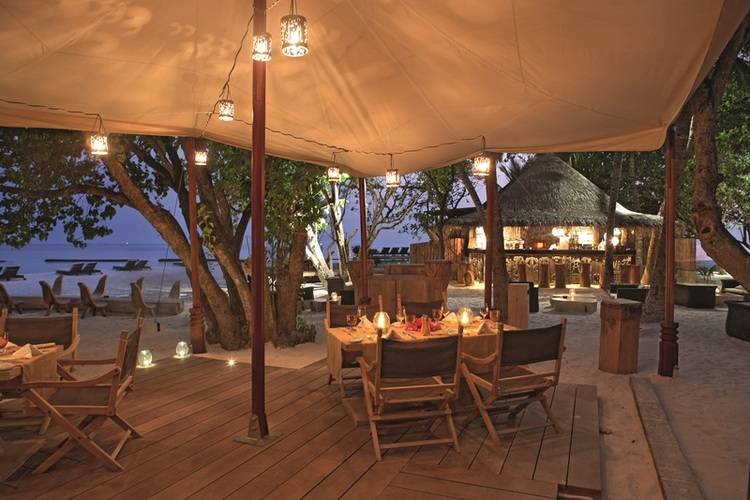 Constance Moofushi Resort