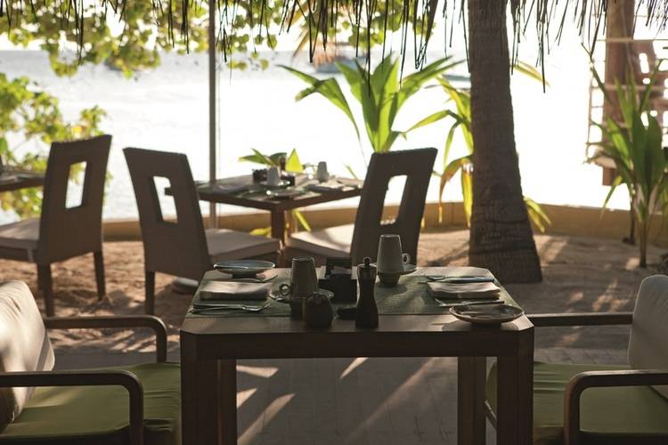 Constance Moofushi Resort