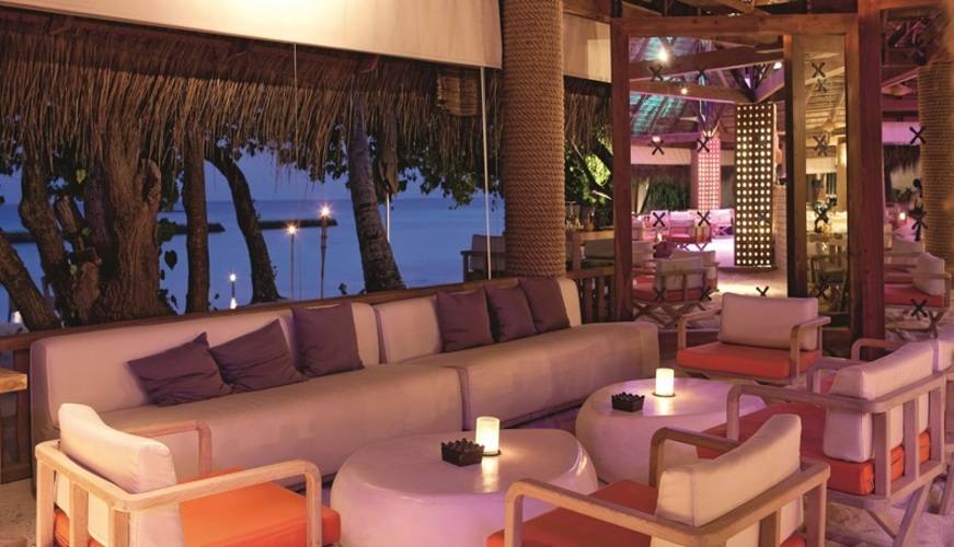 Constance Moofushi Resort