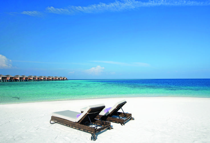 Constance Moofushi Resort