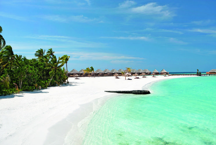 Constance Moofushi Resort