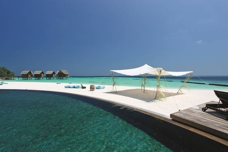 Constance Moofushi Resort