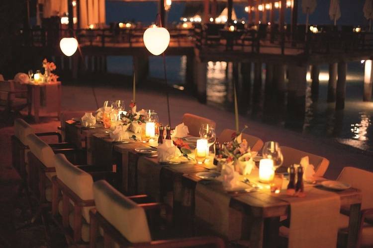 Constance Moofushi Resort