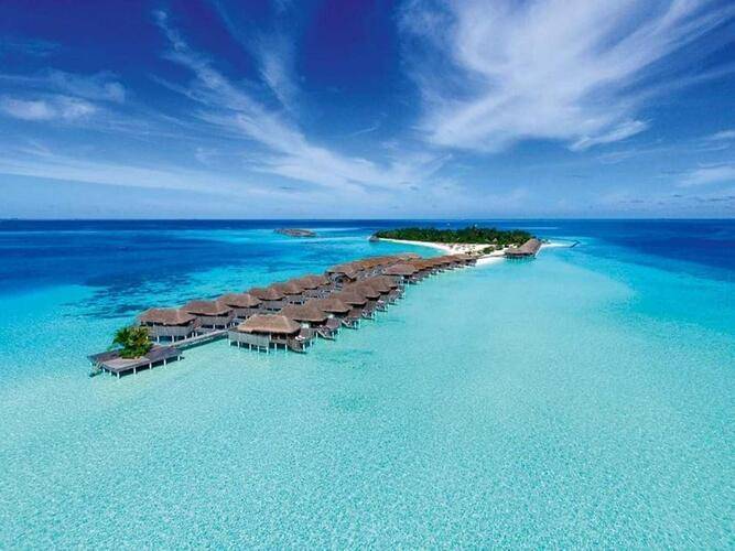 Constance Moofushi Resort