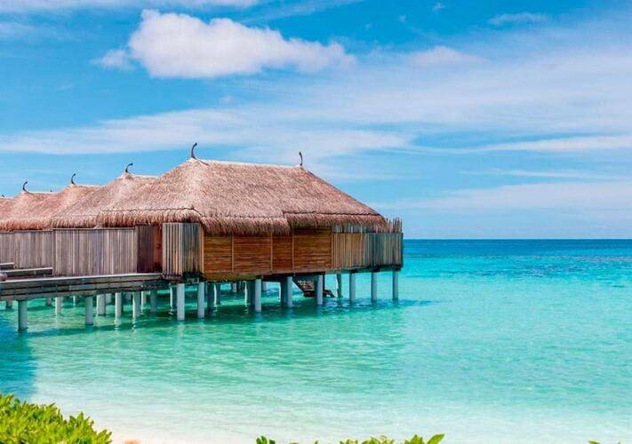 Constance Moofushi Resort