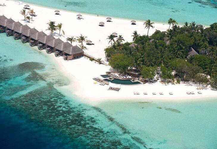 Constance Moofushi Resort