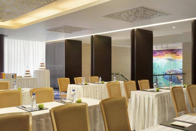 Jen Male Hotel (Ex. Traders)