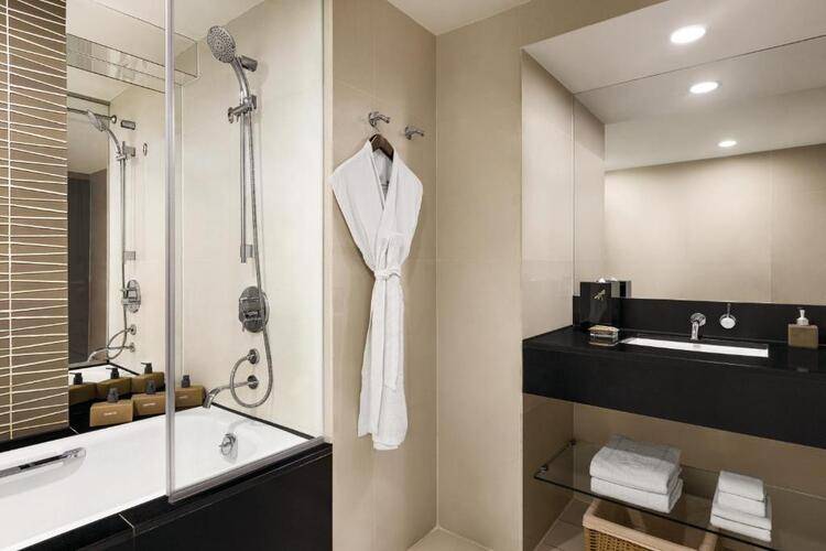 Jen Male Hotel (Ex. Traders)