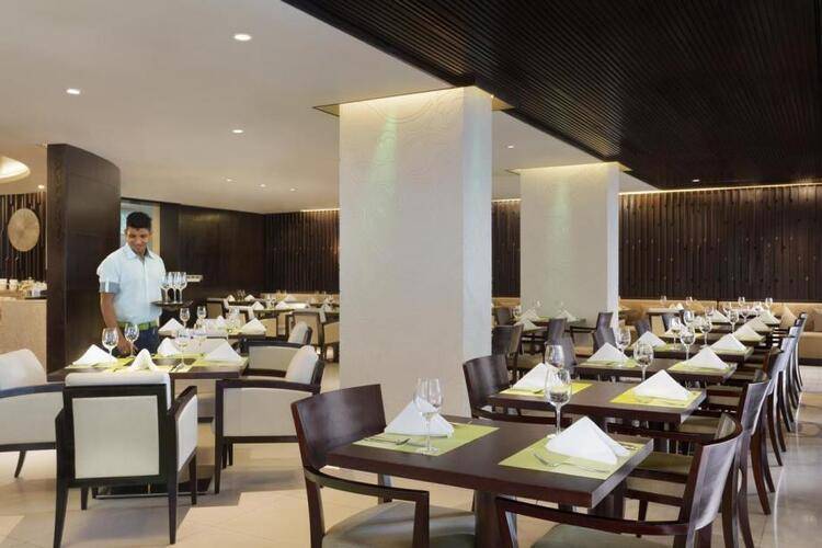 Jen Male Hotel (Ex. Traders)