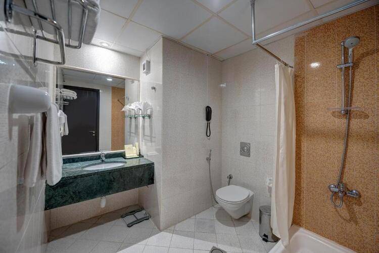 Sunday Mega Hotel Sheikh Zayed Road Near Difc (Ex. Emirates Grand Hotel)