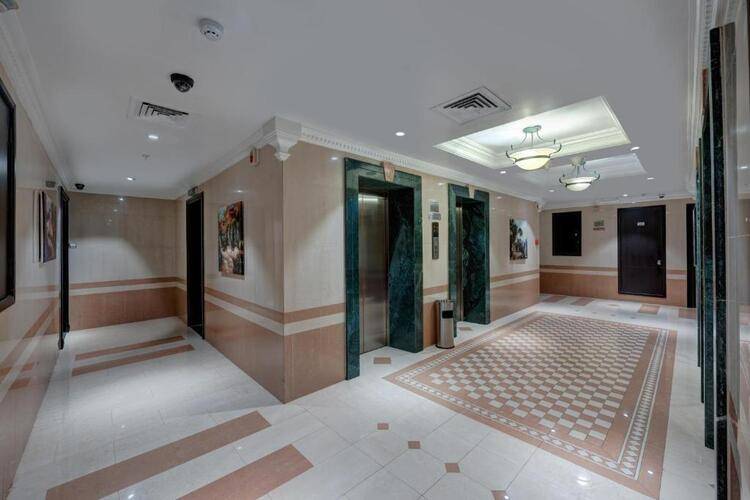 Sunday Mega Hotel Sheikh Zayed Road Near Difc (Ex. Emirates Grand Hotel)
