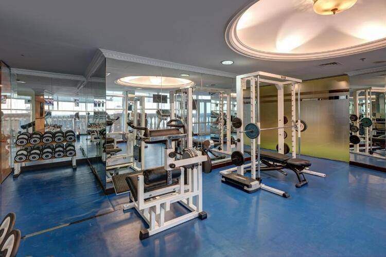 Sunday Mega Hotel Sheikh Zayed Road Near Difc (Ex. Emirates Grand Hotel)