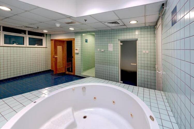 Sunday Mega Hotel Sheikh Zayed Road Near Difc (Ex. Emirates Grand Hotel)