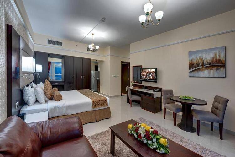 Sunday Mega Hotel Sheikh Zayed Road Near Difc (Ex. Emirates Grand Hotel)