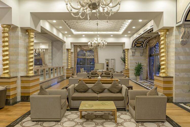 Royal Holiday Palace Hotel