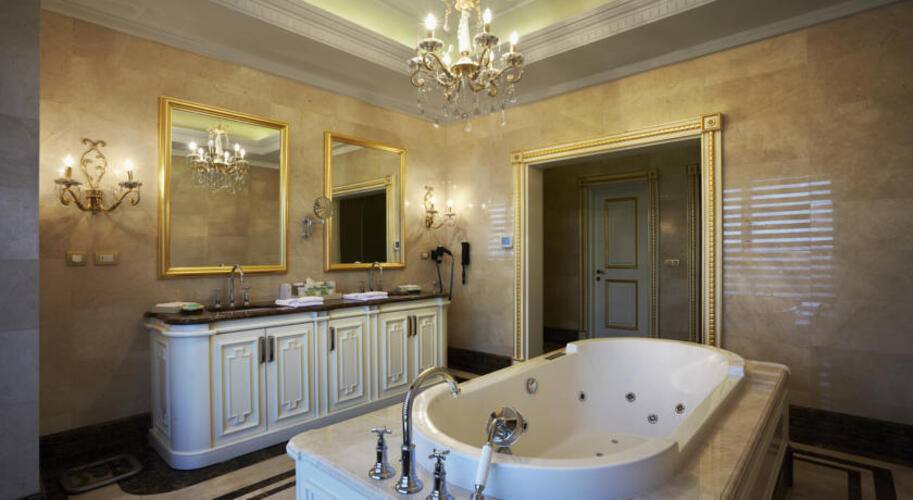 Crowne Plaza Istanbul Asia Hotel