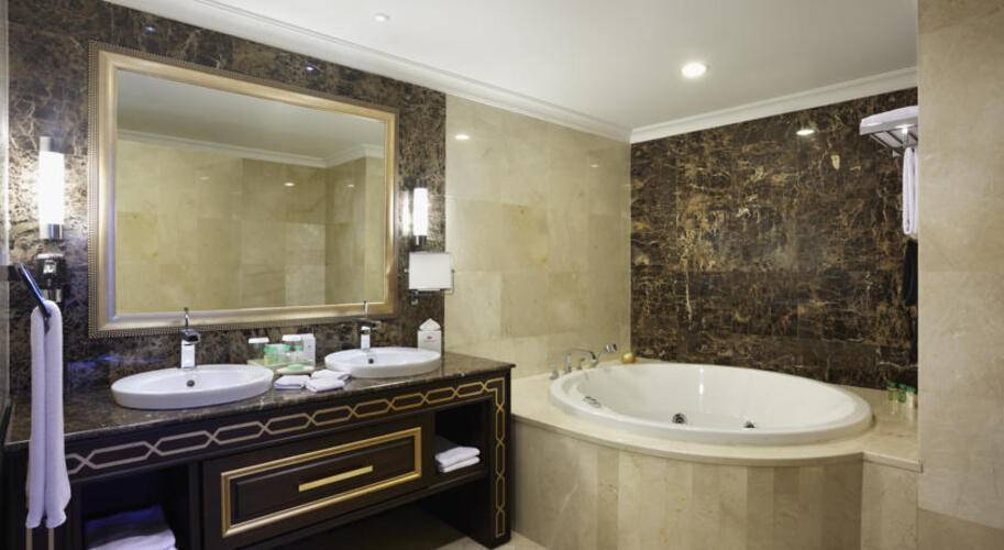 Crowne Plaza Istanbul Asia Hotel