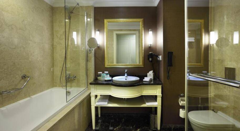 Crowne Plaza Istanbul Asia Hotel