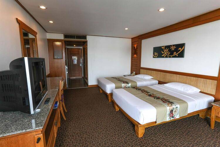 Royal Twins Palace Hotel