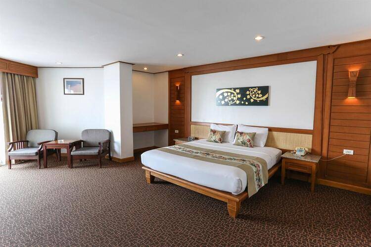 Royal Twins Palace Hotel