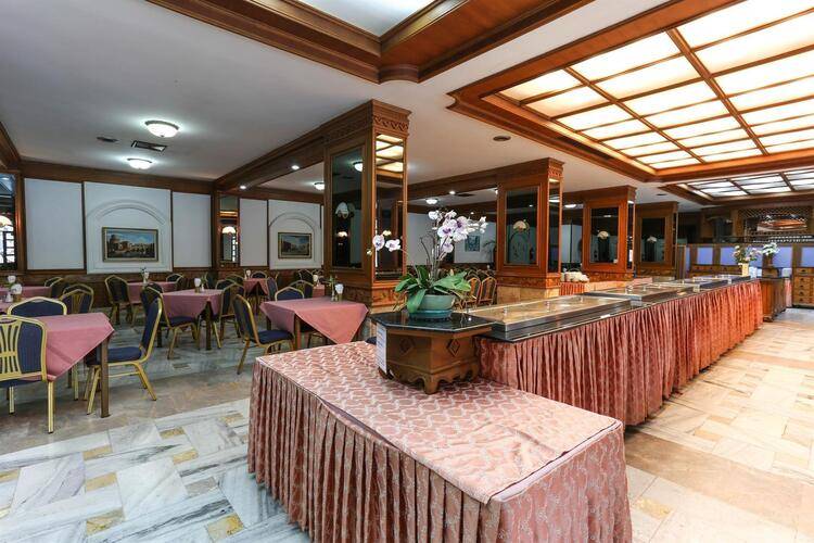 Royal Twins Palace Hotel