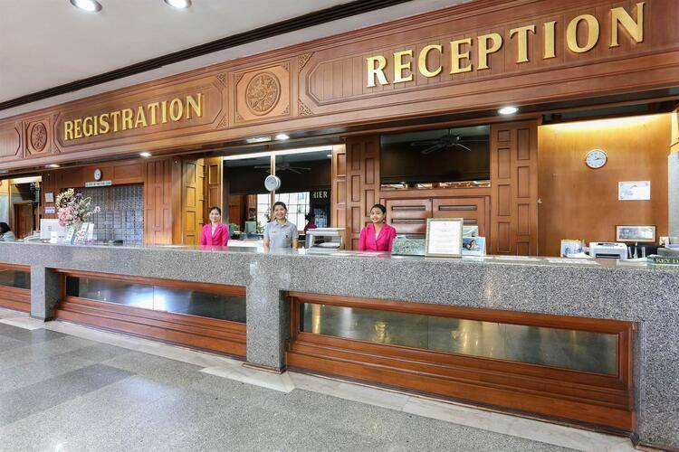 Royal Twins Palace Hotel