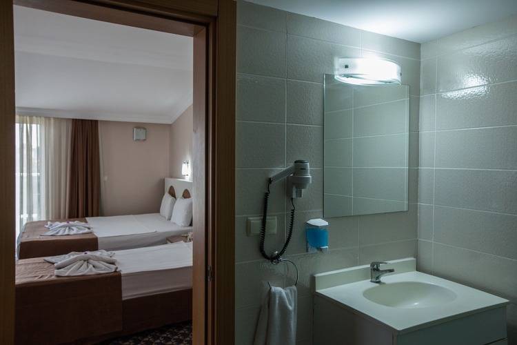 Omorfi Garden Resort (Ex. Beralisa Garden Resort Hotel, Ex.Monna Roza Garden Resort Hotel)
