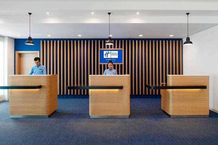Holiday Inn Express Dubai Airport