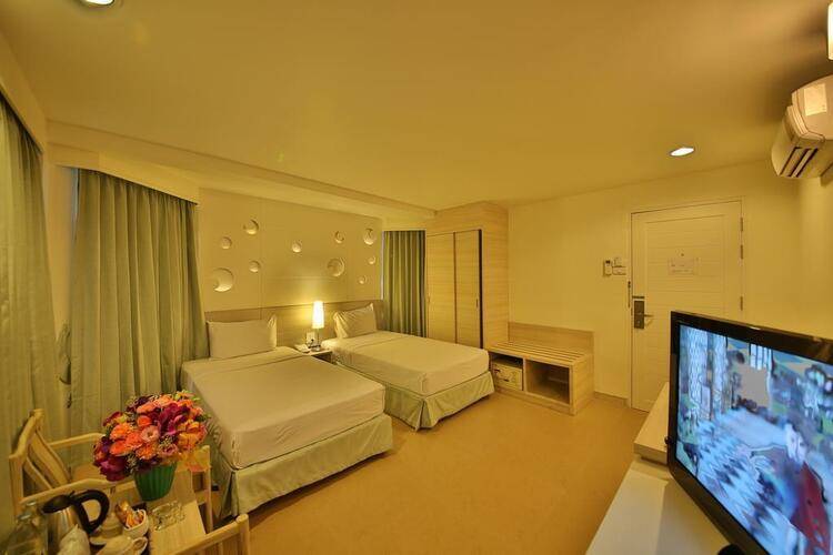 Sunshine Hotel & Residences