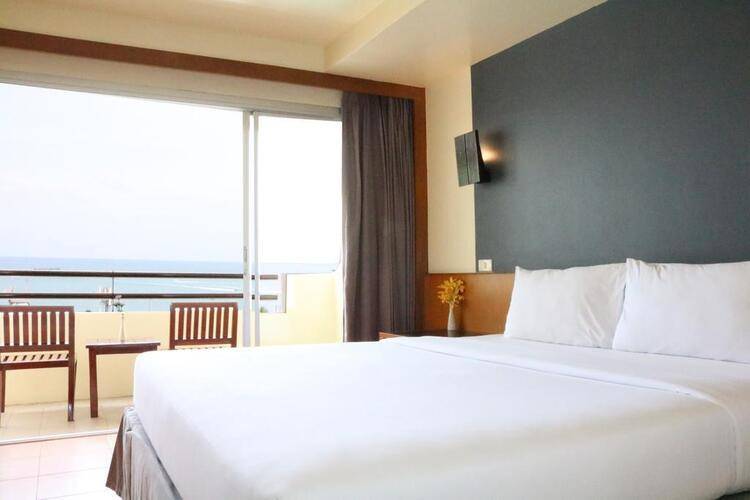Sunshine Hotel & Residences