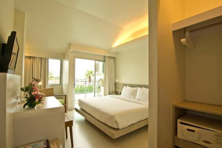 Sunshine Hotel & Residences