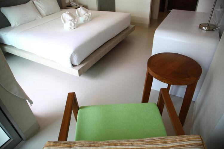 Sunshine Hotel & Residences