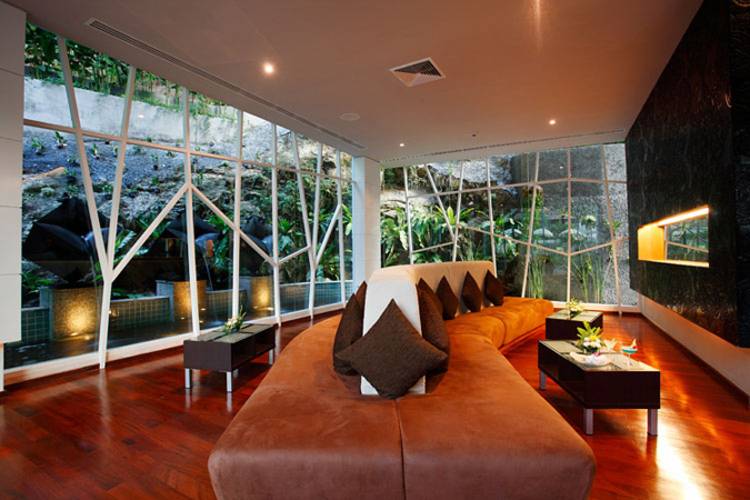 White Peach Hotel