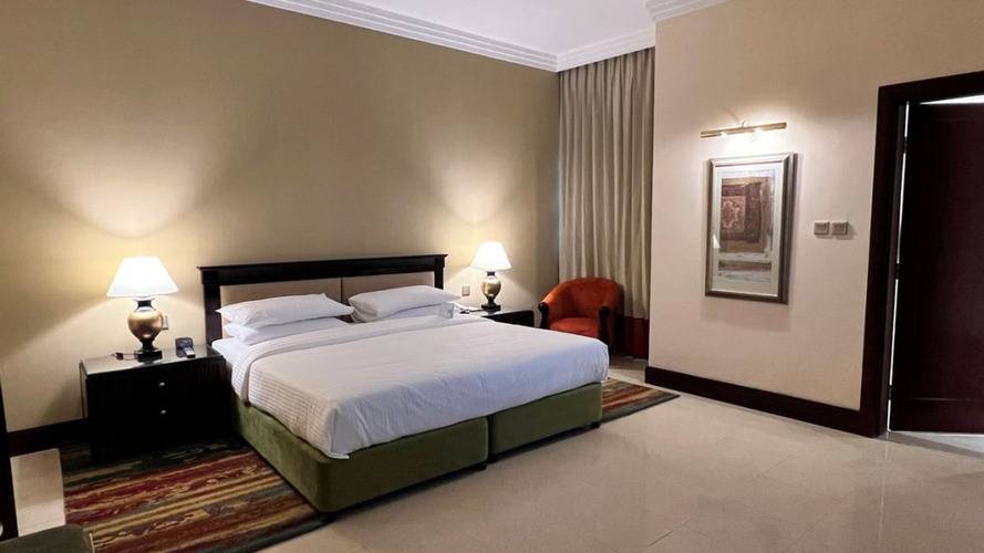 City Seasons Suites Dubai (Ex.Pearl City Suites)