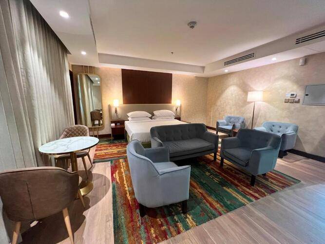 City Seasons Suites Dubai (Ex.Pearl City Suites)