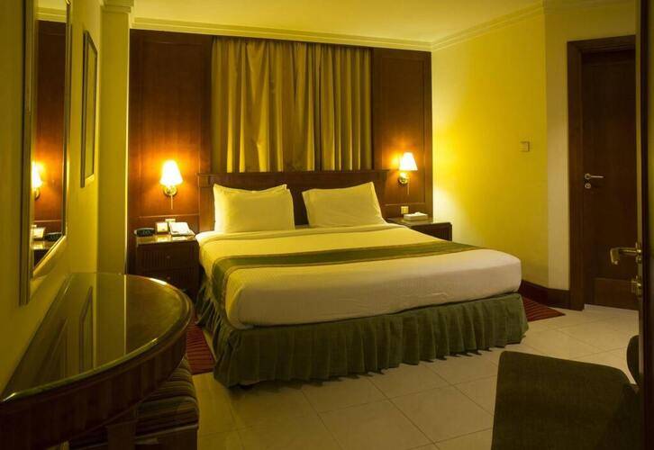 City Seasons Suites Dubai (Ex.Pearl City Suites)