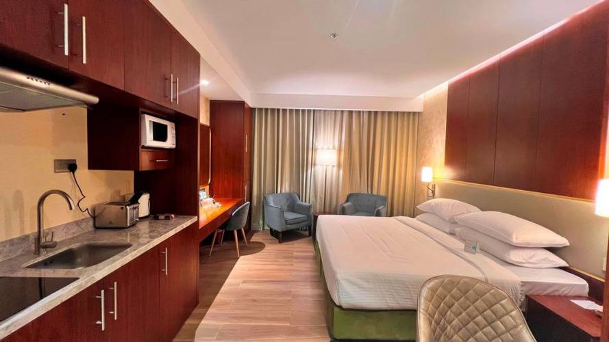 City Seasons Suites Dubai (Ex.Pearl City Suites)